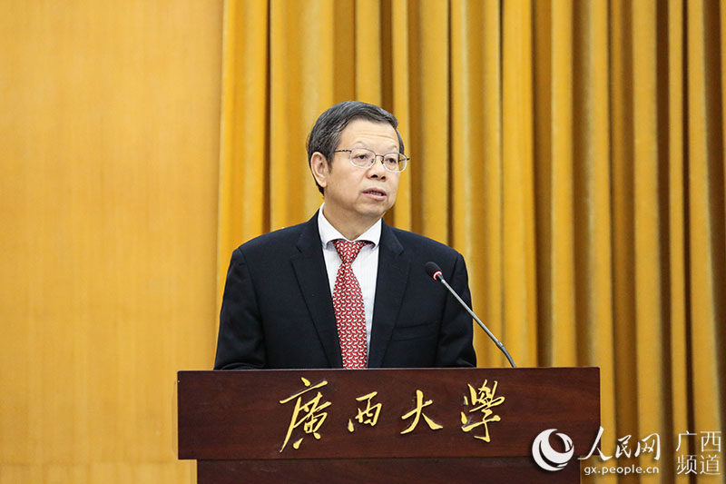 刘正东在国际投资贸易与广西自贸区法制建设国际研讨会上的致辞来自世界各地的国际投资贸易法研究专家们汇聚beat365官网，围绕中国（广西）自由贸易试验区建设需要，共同探讨国际经贸投资合作中的法律风险及解决之道，我表示诚挚的欢迎和衷心的感谢【详细】 